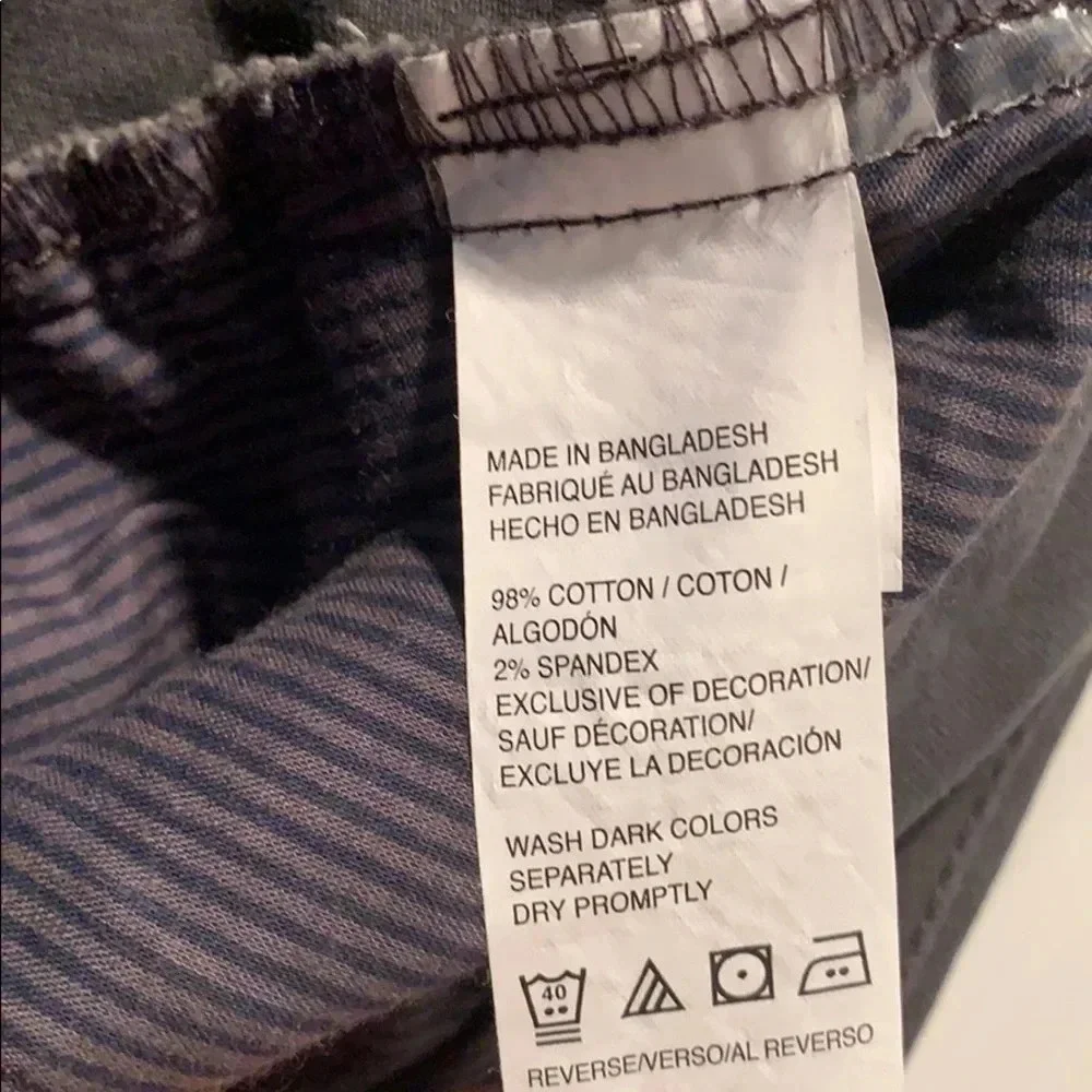 IZOD Saltwater Shorts Men’s Size 50 Waist Grey NWT